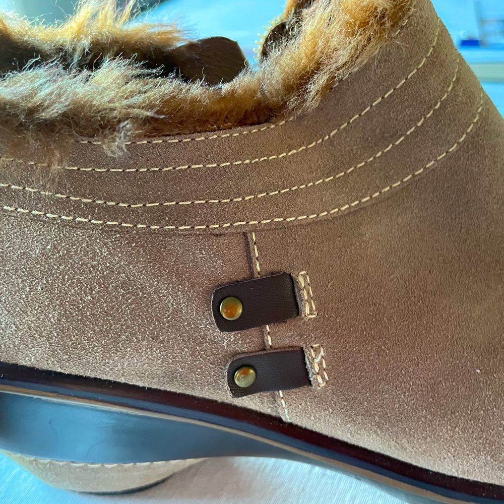 Jambu Booties sz 9.5 faux fur design; fit me and I’m 8.5